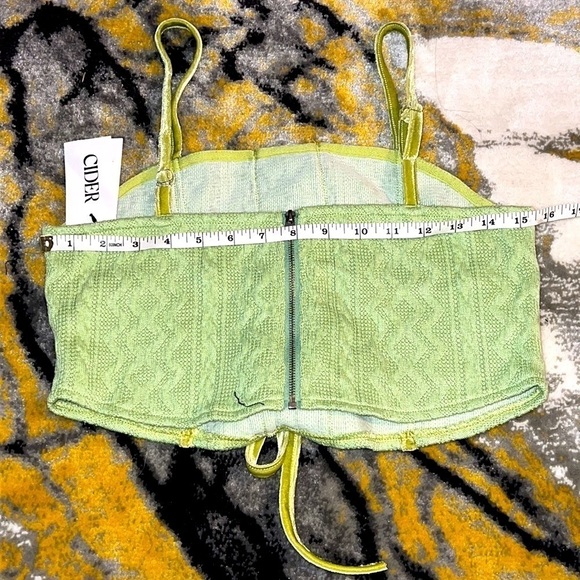 Lace Up tank top Size Medium - Picture 3 of 6